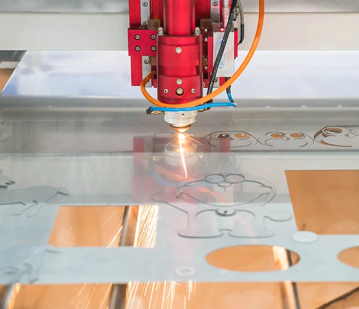 Laser cutting machine cutting sheet metal